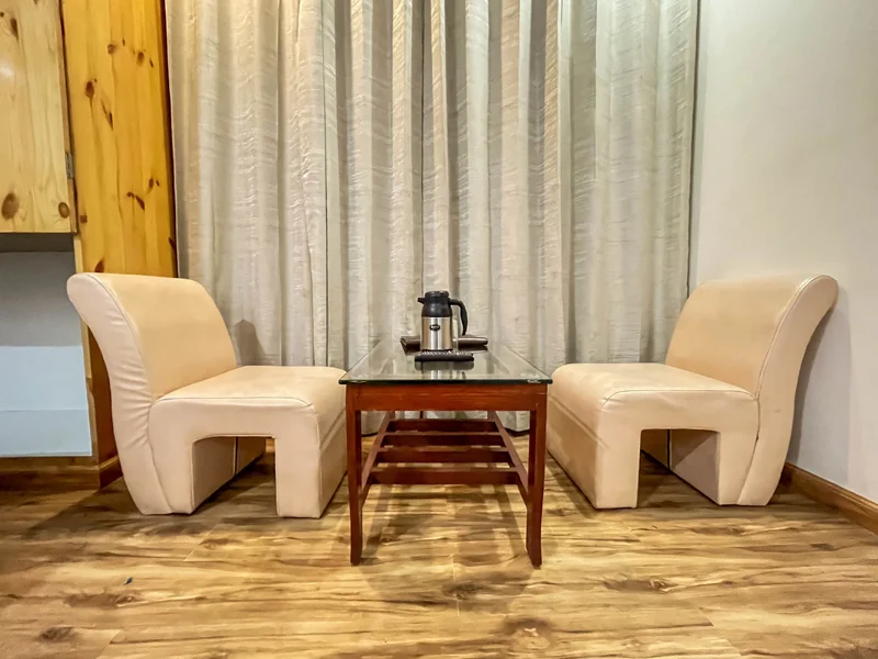 3 Star Hotel In Shimla-Hotel Jade Vine Shimla-Luxury Hotel In Shoggi-Coffee Table